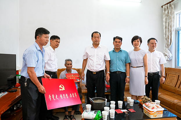 向英雄致敬 KAIYUN【官方网站】 开云中国大陆联合开展走访慰问抗战老兵活动